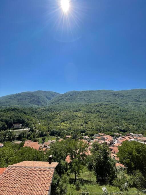 'Il Caratteristico' Apartamento Capistrello Exterior foto